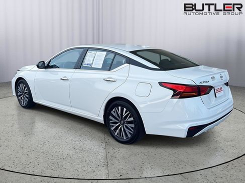 Used 2025 Nissan Altima 2.5 SV image 4