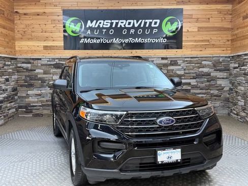 Used 2022 Ford Explorer XLT w/ Class IV Trailer Tow Package AWD/4WD image 2