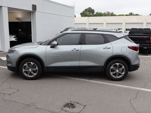 Used 2025 Chevrolet Blazer LT w/ Convenience Package FWD image 7