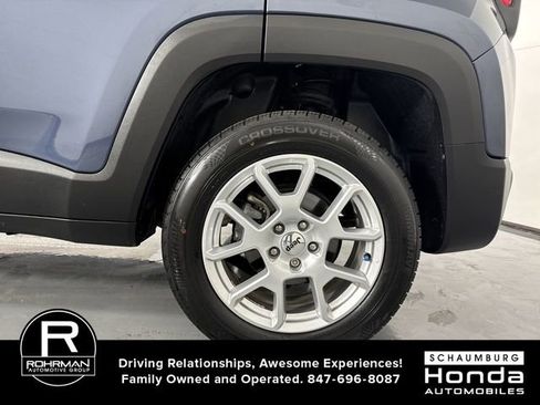 Used 2023 Jeep Renegade Latitude w/ Premium Group image 6