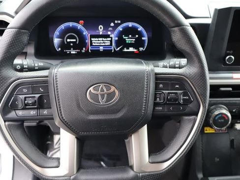 Used 2025 Toyota 4Runner TRD Off-Road image 27