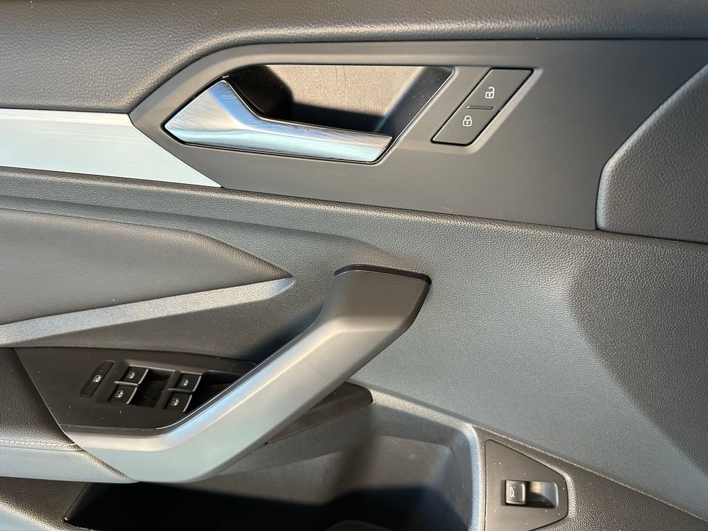 Used 2025 Volkswagen Jetta Sport FWD image 19
