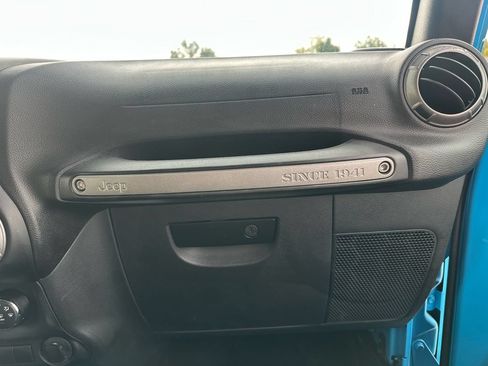 Used 2018 Jeep Wrangler Sport AWD/4WD image 27