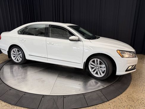 Used 2016 Volkswagen Passat 1.8T FWD image 9
