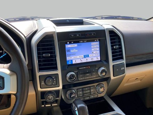 Used 2019 Ford F150 Lariat w/ Equipment Group 502A Luxury AWD/4WD image 7