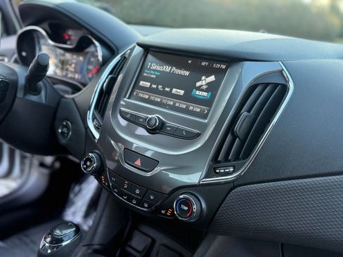 Used 2017 Chevrolet Cruze LT w/ Convenience Package image 20