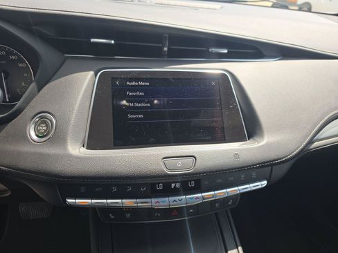 Used 2019 Cadillac XT4 Premium Luxury AWD/4WD image 5