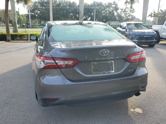 Used 2018 Toyota Camry XLE FWD image 4