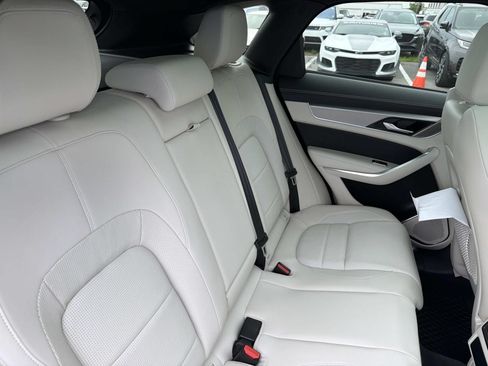 Used 2023 Jaguar F-PACE R-Dynamic S AWD/4WD image 9