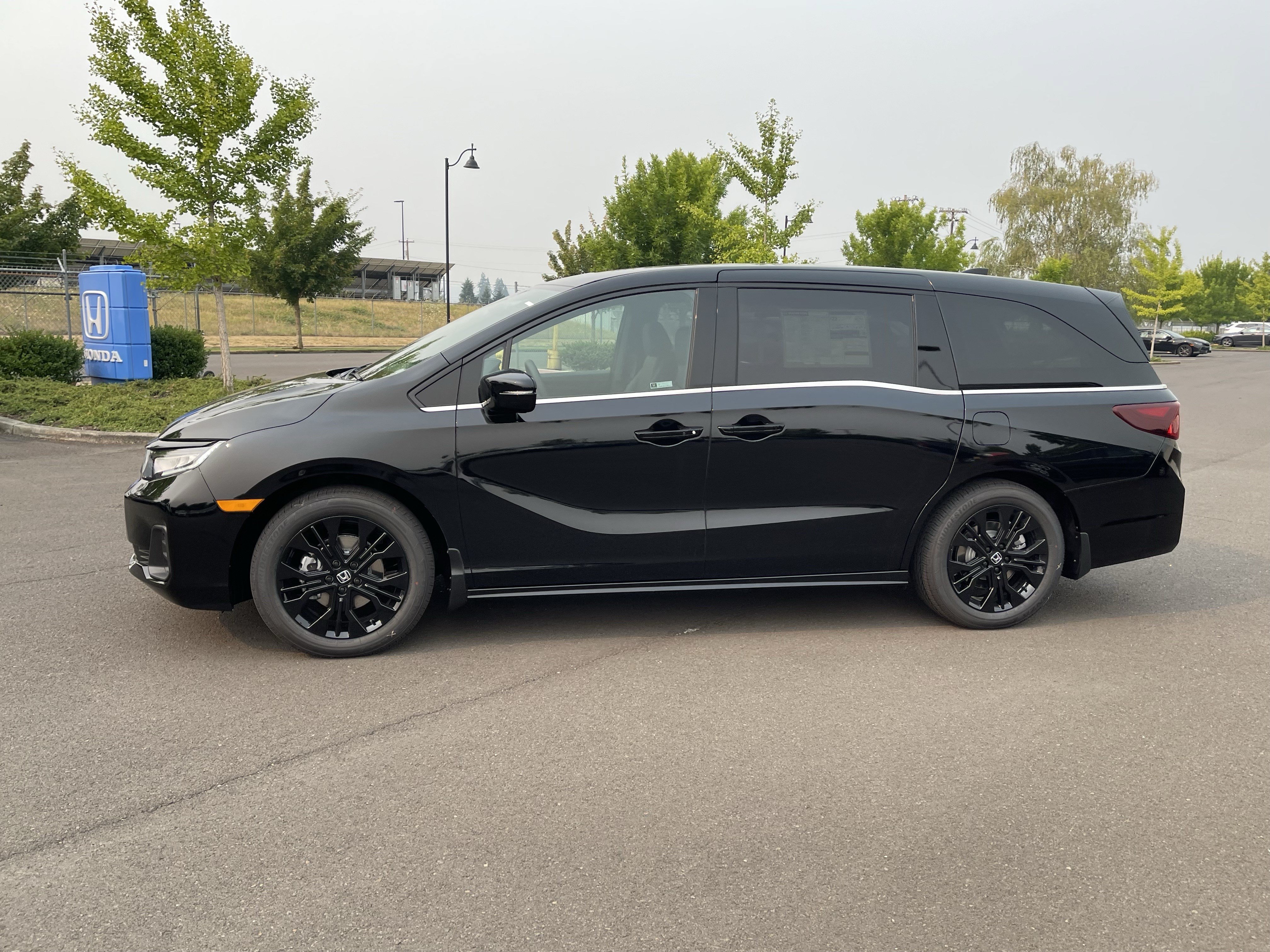 New 2026 Honda Odyssey Sport-L image 2