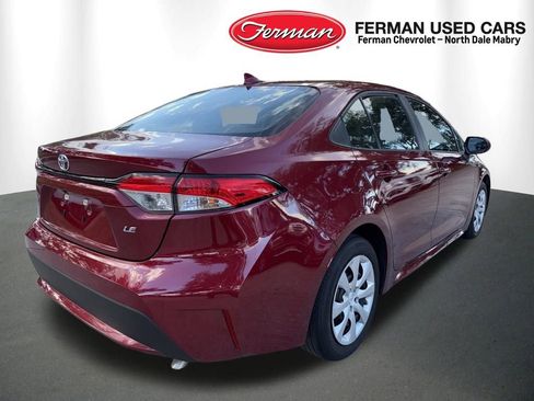 Used 2022 Toyota Corolla LE image 9