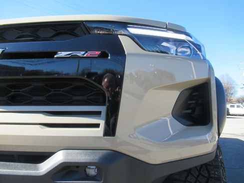 Used 2024 Chevrolet Colorado ZR2 image 13