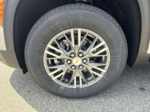 New 2026 Chevrolet Traverse LT w/ Driver Confidence Package FWD image 12