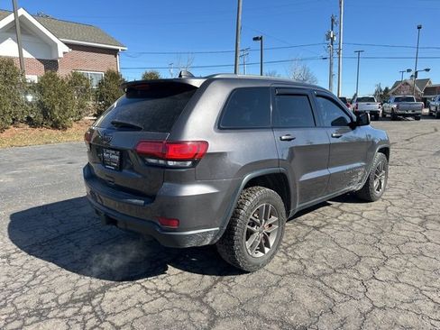 Used 2016 Jeep Grand Cherokee Laredo 75th Anniversary image 7