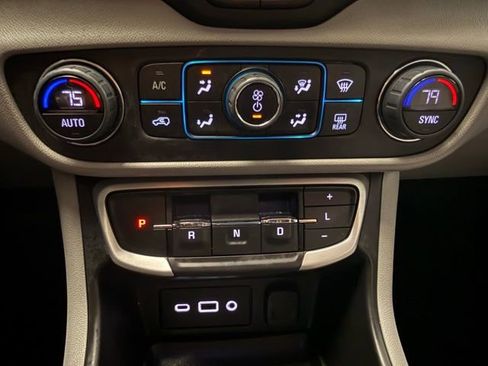 Used 2023 GMC Terrain SLE w/ Driver Convenience Package image 23