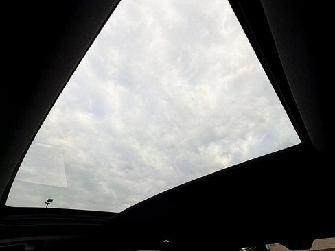 Used 2025 Cadillac XT4 Premium Luxury w/ Technology Package image 15