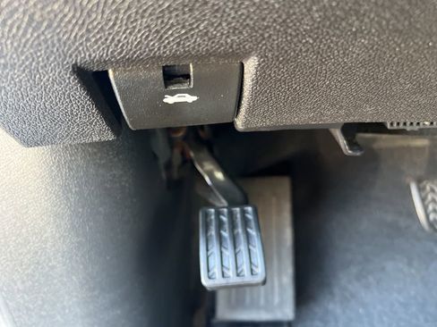 Used 2017 Chevrolet Traverse LT image 13