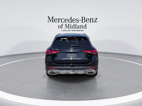 Certified 2025 Mercedes-Benz GLC 300 image 7
