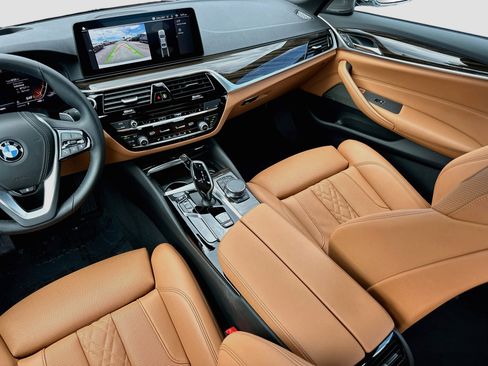 Used 2023 BMW 530i w/ Premium Package RWD image 25