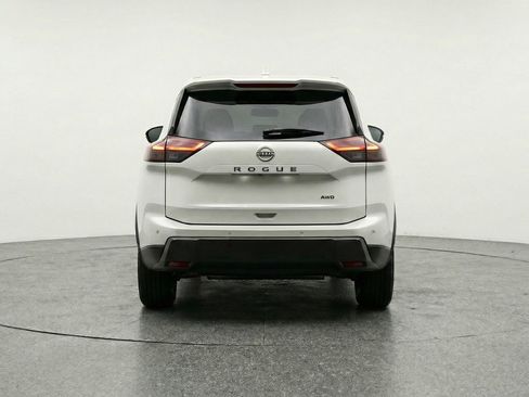 Used 2025 Nissan Rogue SV AWD/4WD image 6
