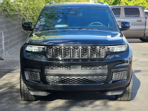 Used 2023 Jeep Grand Cherokee L Laredo RWD image 3