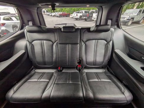 Used 2024 Jeep Wagoneer Series II w/ Flexible Seating Group RWD image 16