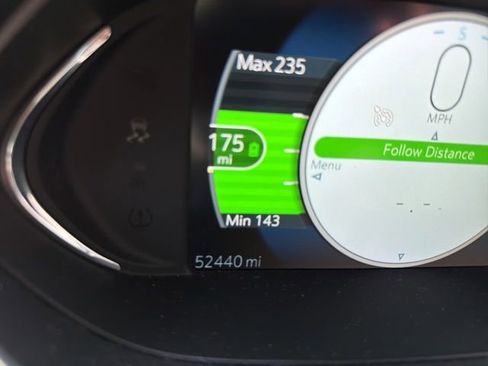 Used 2019 Chevrolet Bolt Premier w/ Infotainment Package FWD image 7
