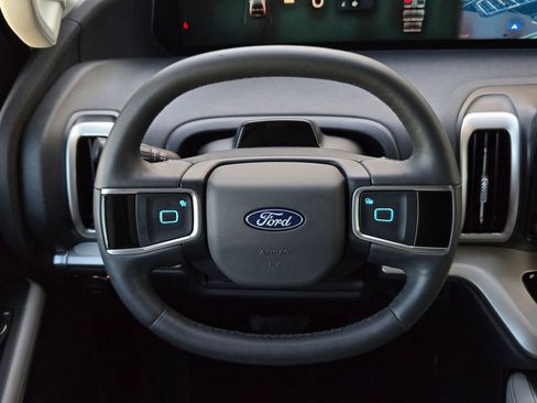 Used 2025 Ford Expedition Max Active AWD/4WD image 21