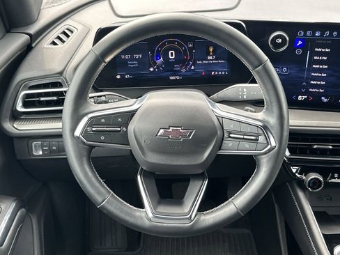Used 2025 Chevrolet Traverse LT w/ Midnight/Sport Edition FWD image 19