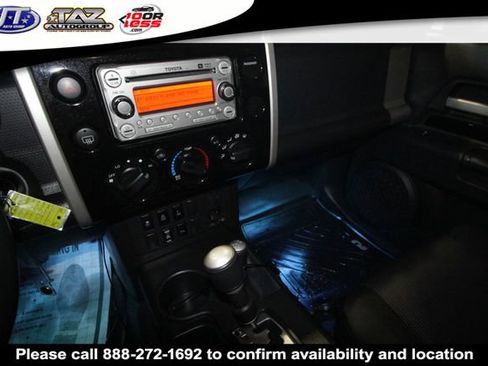 Used 2013 Toyota FJ Cruiser 4WD image 10