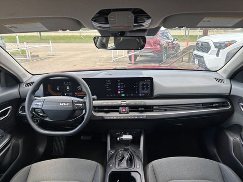 Used 2025 Kia K4 FWD image 32