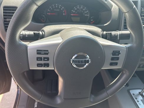 Used 2021 Nissan Frontier SV image 8