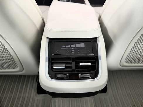 Used 2019 Volvo XC90 T5 Momentum AWD/4WD image 60