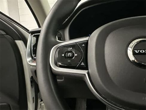 Used 2025 Volvo V60 B5 Cross Country Plus image 9