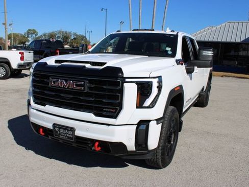 Used 2024 GMC Sierra 2500 AT4 w/ AT4 Premium Plus Package image 3