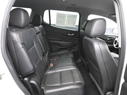 Used 2023 GMC Acadia SLT AWD/4WD image 10