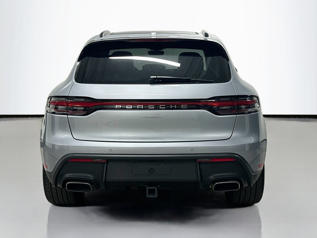 Certified 2025 Porsche Macan AWD/4WD image 10