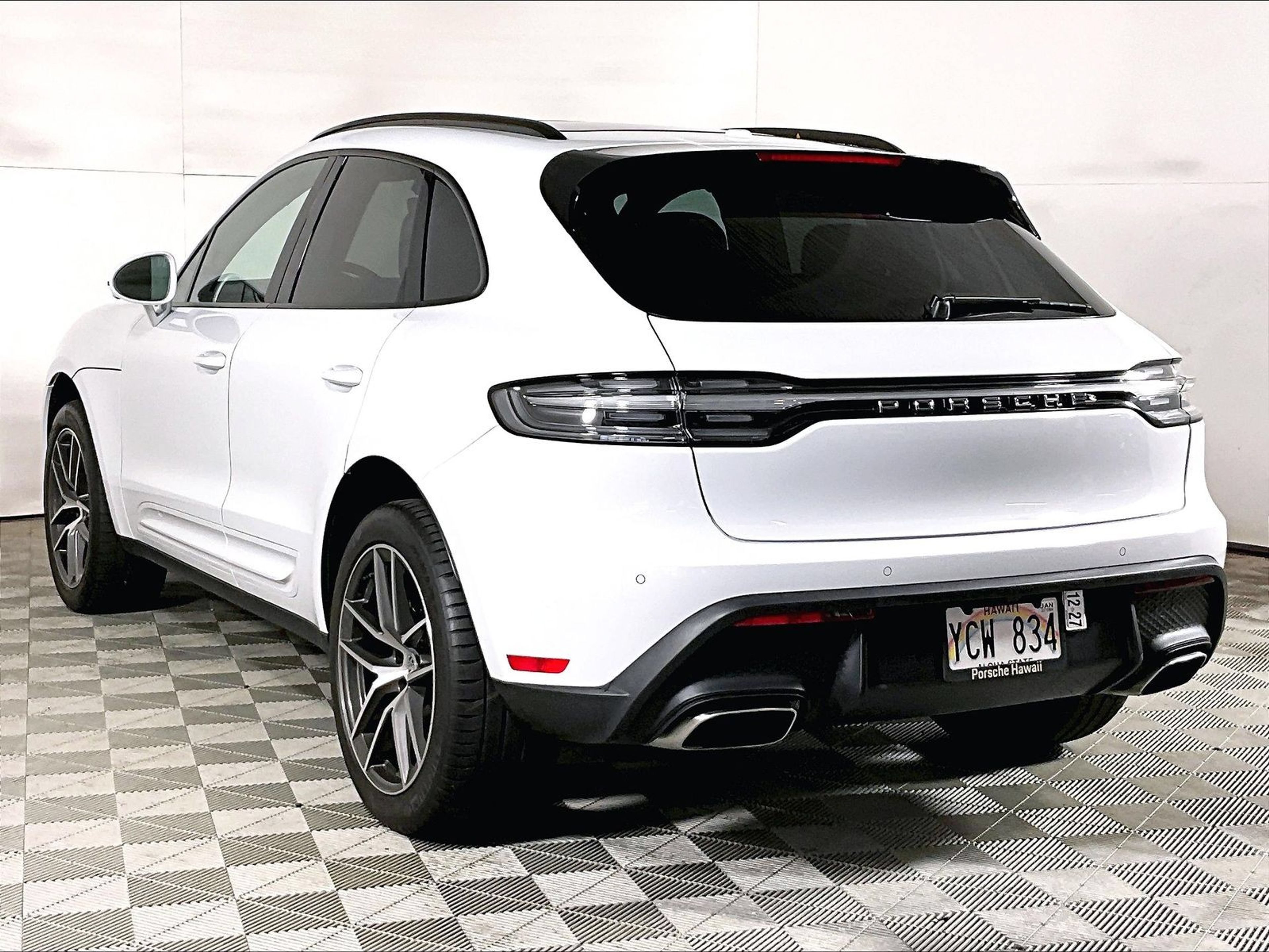 Used 2026 Porsche Macan AWD/4WD image 3