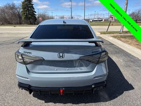 Used 2023 Honda Civic Sport image 9