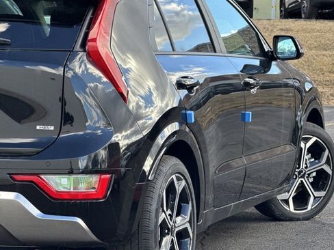 New 2025 Kia Niro EX Touring image 28
