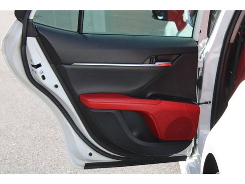 Used 2019 Toyota Camry XSE FWD image 10