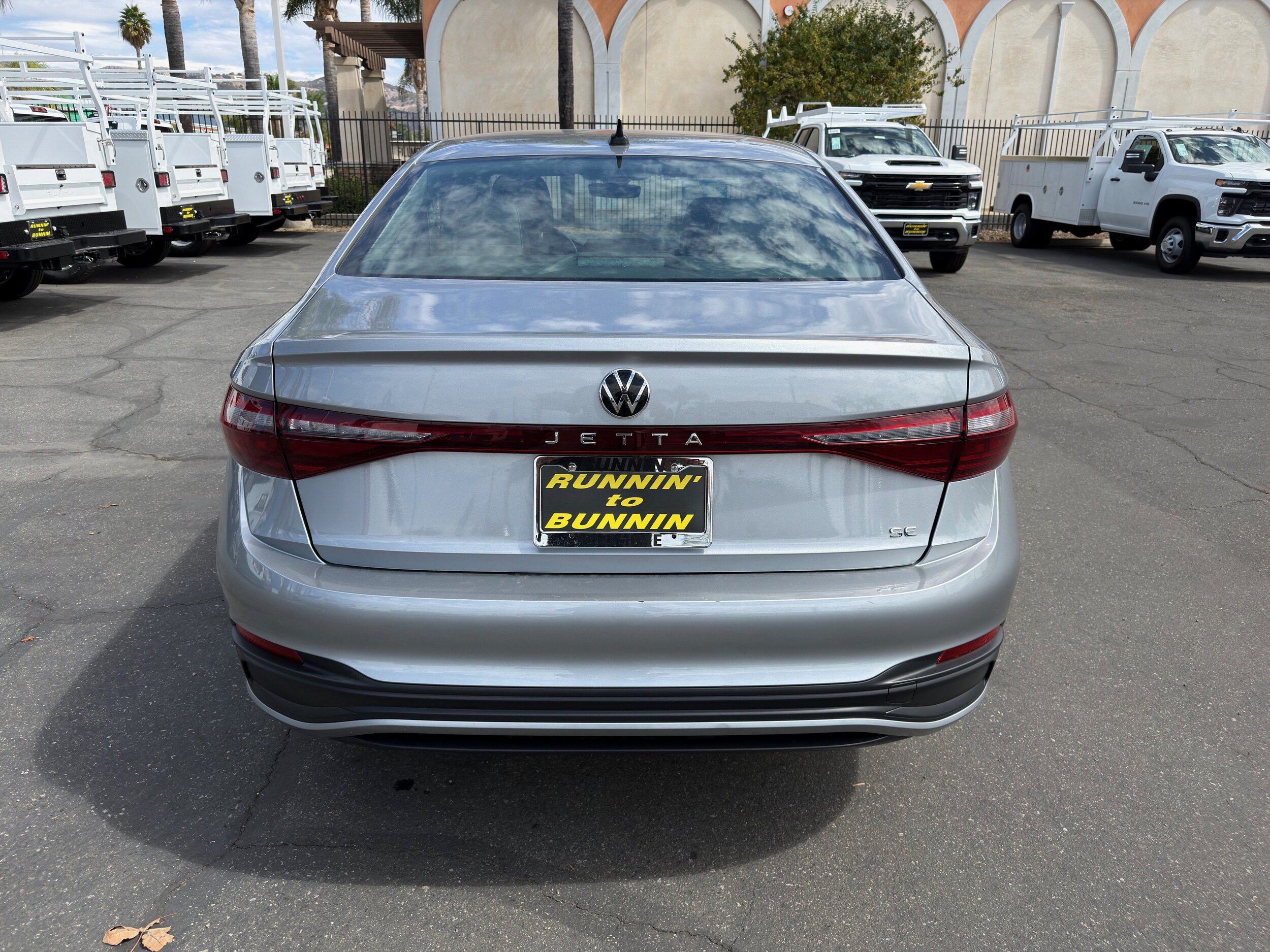 Used 2025 Volkswagen Jetta SE FWD image 7