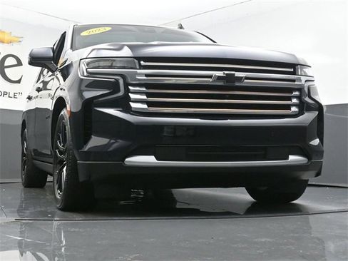 Used 2023 Chevrolet Tahoe High Country image 3