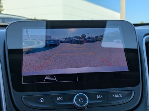 Used 2024 Chevrolet Malibu LT image 30