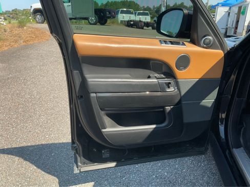 Used 2019 Land Rover Range Rover Sport Supercharged AWD/4WD image 10