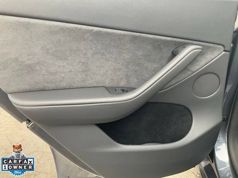 Used 2023 Tesla Model Y Long Range AWD/4WD image 36