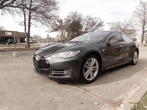 Used 2015 Tesla Model S 60 image 1