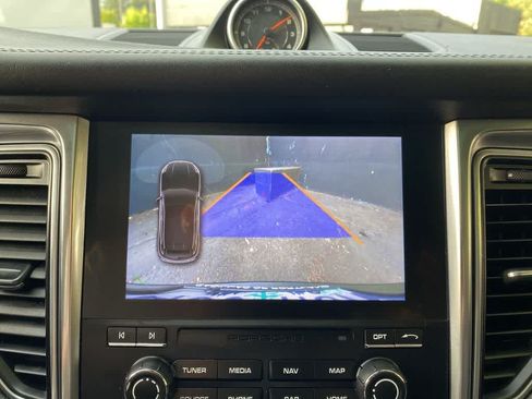 Used 2018 Porsche Macan AWD/4WD image 25