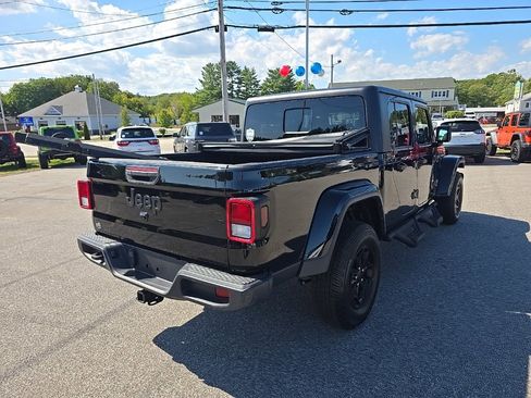 Certified 2022 Jeep Gladiator Willys image 7