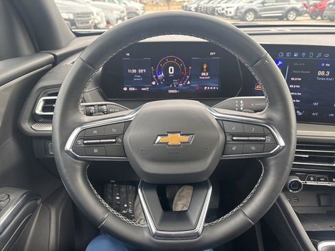 Used 2025 Chevrolet Traverse LT w/ Sun and Wheel Package image 20